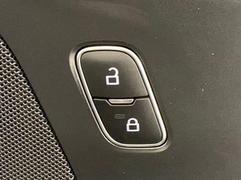 Used 2025 Lincoln Nautilus Premier w/ Equipment Group 102A image 36