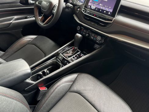 Used 2024 Jeep Compass Trailhawk image 16