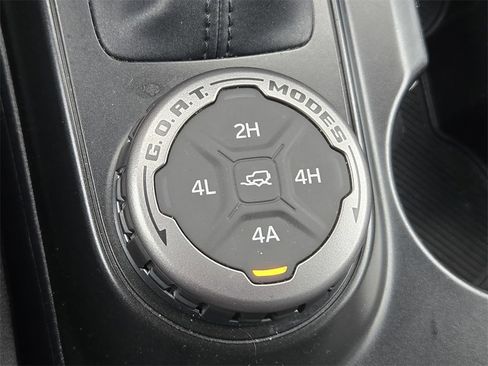 Used 2022 Ford Bronco Wildtrak image 23