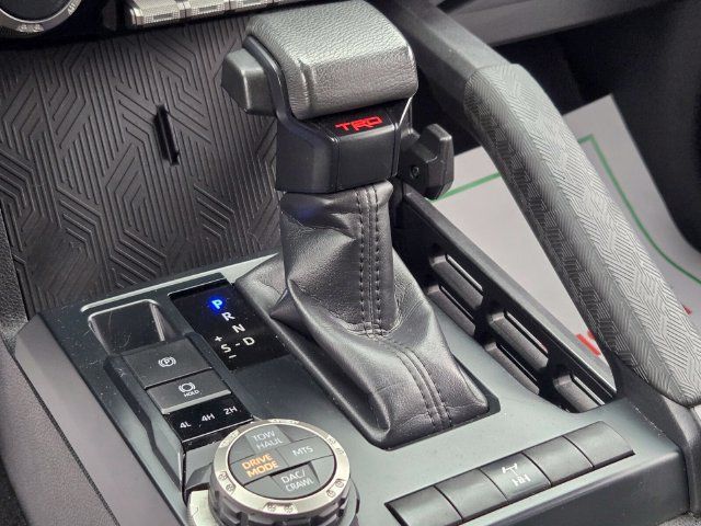 Used 2025 Toyota Tacoma TRD Off-Road AWD/4WD image 30