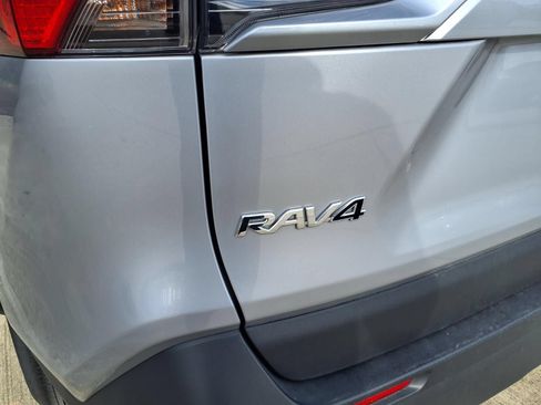 Used 2025 Toyota RAV4 XLE FWD image 8