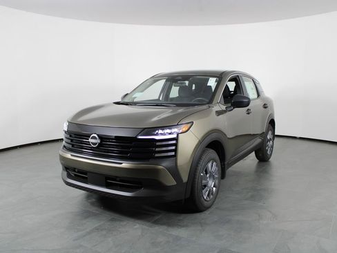New 2026 Nissan Kicks S FWD image 2