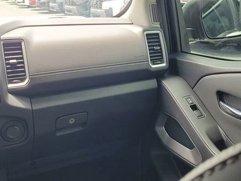 Used 2024 Nissan Frontier SL w/ Technology Package RWD image 4