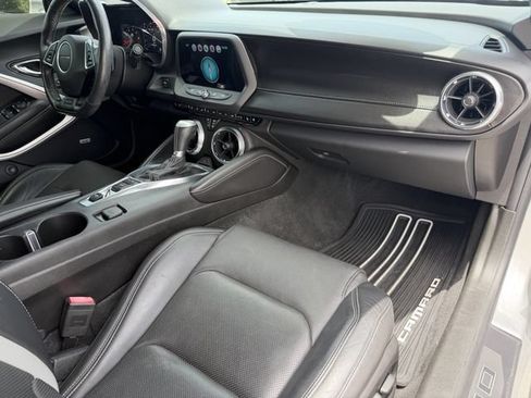 Used 2017 Chevrolet Camaro SS RWD image 15