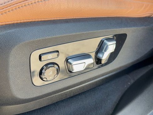 Used 2022 BMW X5 sDrive40i w/ Luxury Seating Package RWD image 15
