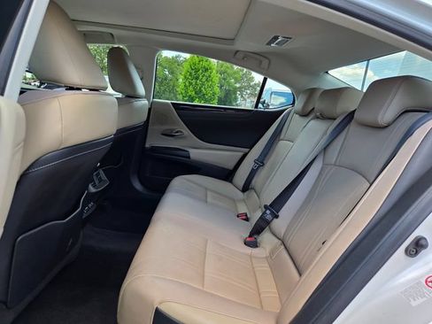 Used 2019 Lexus ES 350 w/ Accessory Package FWD image 14