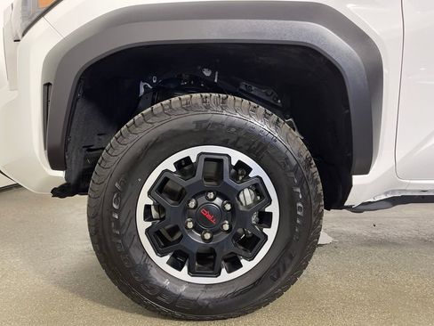 Certified 2025 Toyota Tacoma TRD Off-Road image 11