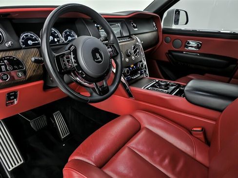 Used 2023 Rolls-Royce Cullinan w/ Leather Finishing Pack AWD/4WD image 19