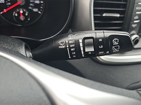 Used 2019 Kia Sorento L image 14