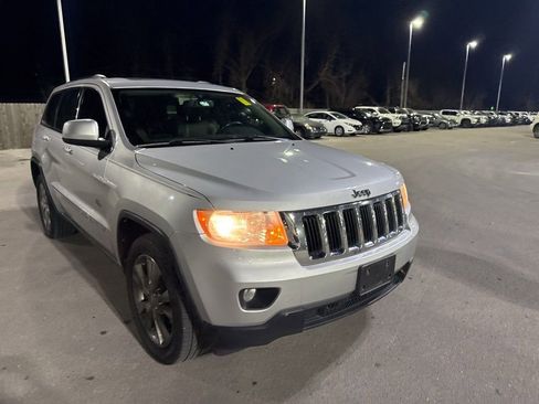 Used 2011 Jeep Grand Cherokee 70th Anniversary image 3