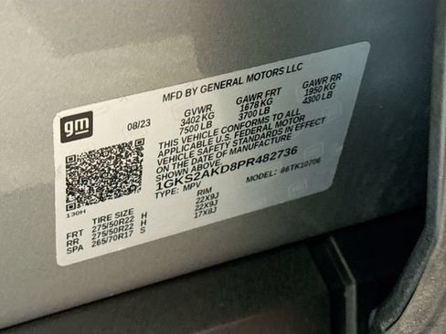 Used 2023 GMC Yukon SLE w/ LPO, Floor Liner Package AWD/4WD image 30