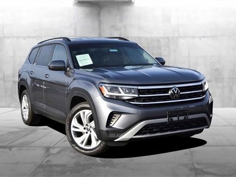 Certified 2023 Volkswagen Atlas SE image 2