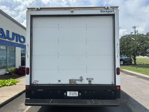 Used 2022 Chevrolet Express 3500 w/ Power Convenience Package RWD image 5