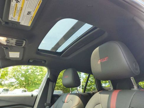 Used 2024 Chevrolet Trax RS w/ Sunroof Package FWD image 6