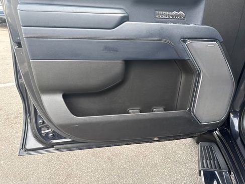 Used 2023 Chevrolet Silverado 1500 High Country w/ Technology Package image 10