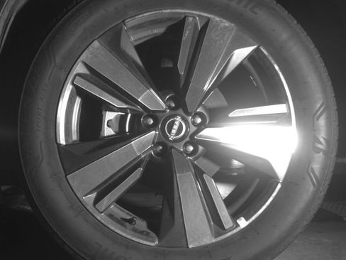 Used 2026 Nissan Rogue SL AWD/4WD image 15
