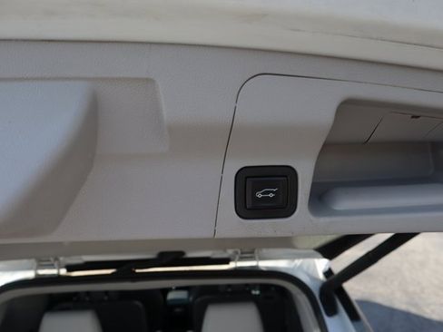 Used 2017 GMC Acadia SLT image 27