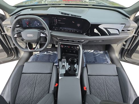 Used 2025 Audi SQ5 Premium Plus image 9