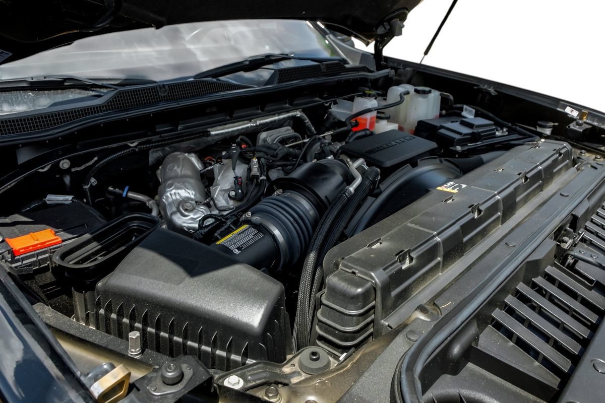 Used 2025 Chevrolet Silverado 2500 ZR2 w/ Technology Package AWD/4WD image 60