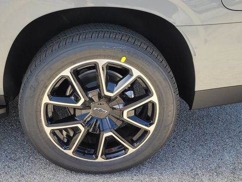 New 2026 Chevrolet Suburban RST w/ RST Capability Package AWD/4WD image 4