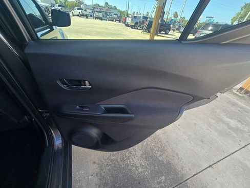 Used 2018 Nissan Kicks SV FWD image 44