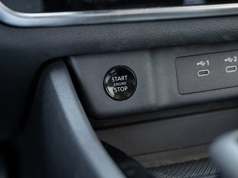 Used 2024 Nissan Rogue S AWD/4WD image 26