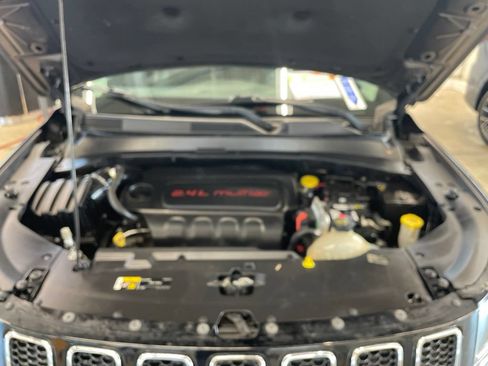 Used 2018 Jeep Compass Latitude w/ Popular Equipment Group AWD/4WD image 22