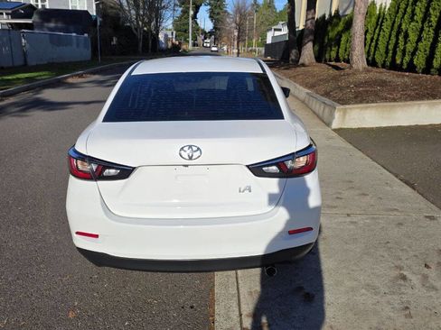 Used 2017 Toyota Yaris iA image 8