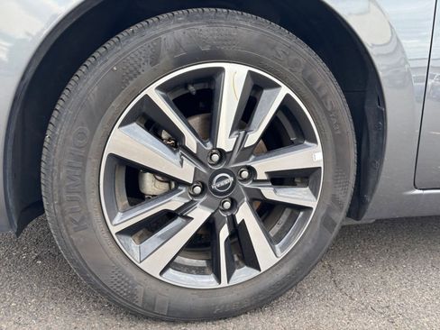 Used 2025 Nissan Versa SV FWD image 28