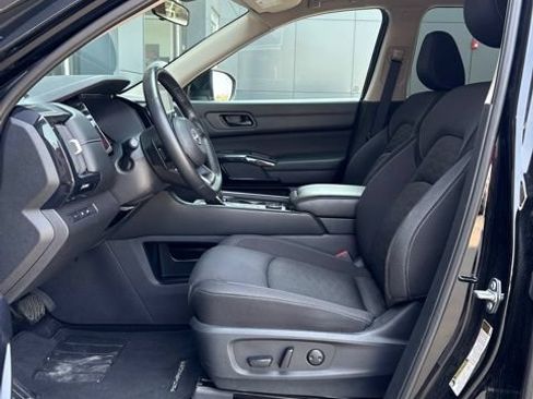 Used 2025 Nissan Pathfinder SV AWD/4WD image 5