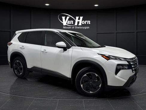 Used 2025 Nissan Rogue SV image 1