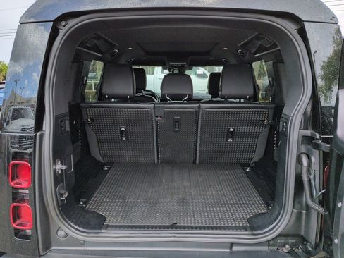 Used 2023 Land Rover Defender 110 X-Dynamic SE AWD/4WD image 13