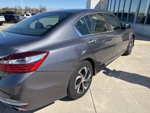 Used 2017 Honda Accord LX image 7