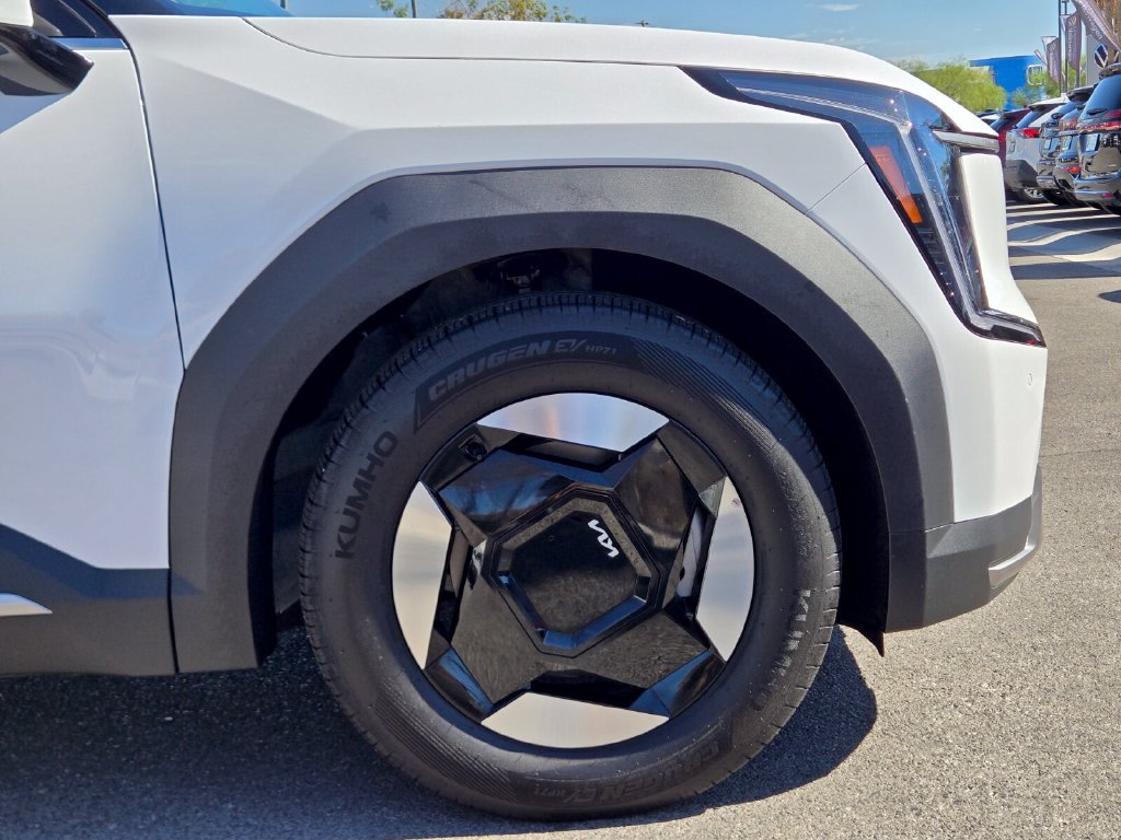 Used 2026 Kia EV9 Light RWD image 8
