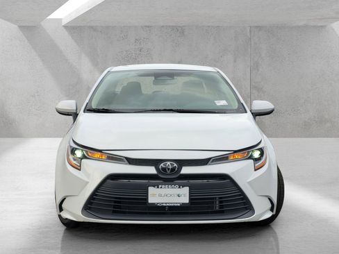 Used 2024 Toyota Corolla LE image 2