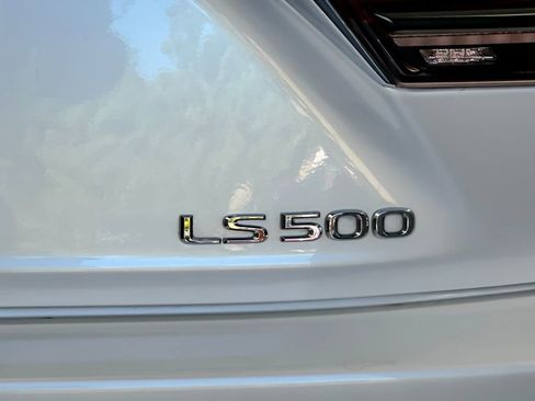 Used 2021 Lexus LS 500 w/ Accessory Package (Z1) RWD image 25