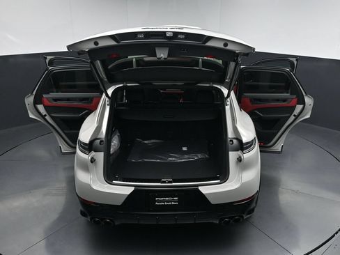 New 2026 Porsche Cayenne GTS AWD/4WD image 34