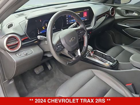Used 2024 Chevrolet Trax RS FWD image 10