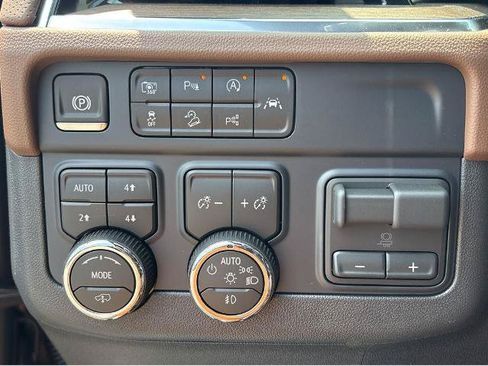 New 2026 Chevrolet Tahoe High Country AWD/4WD image 30