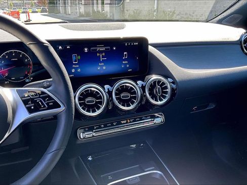 Used 2026 Mercedes-Benz GLA 250 4MATIC image 6