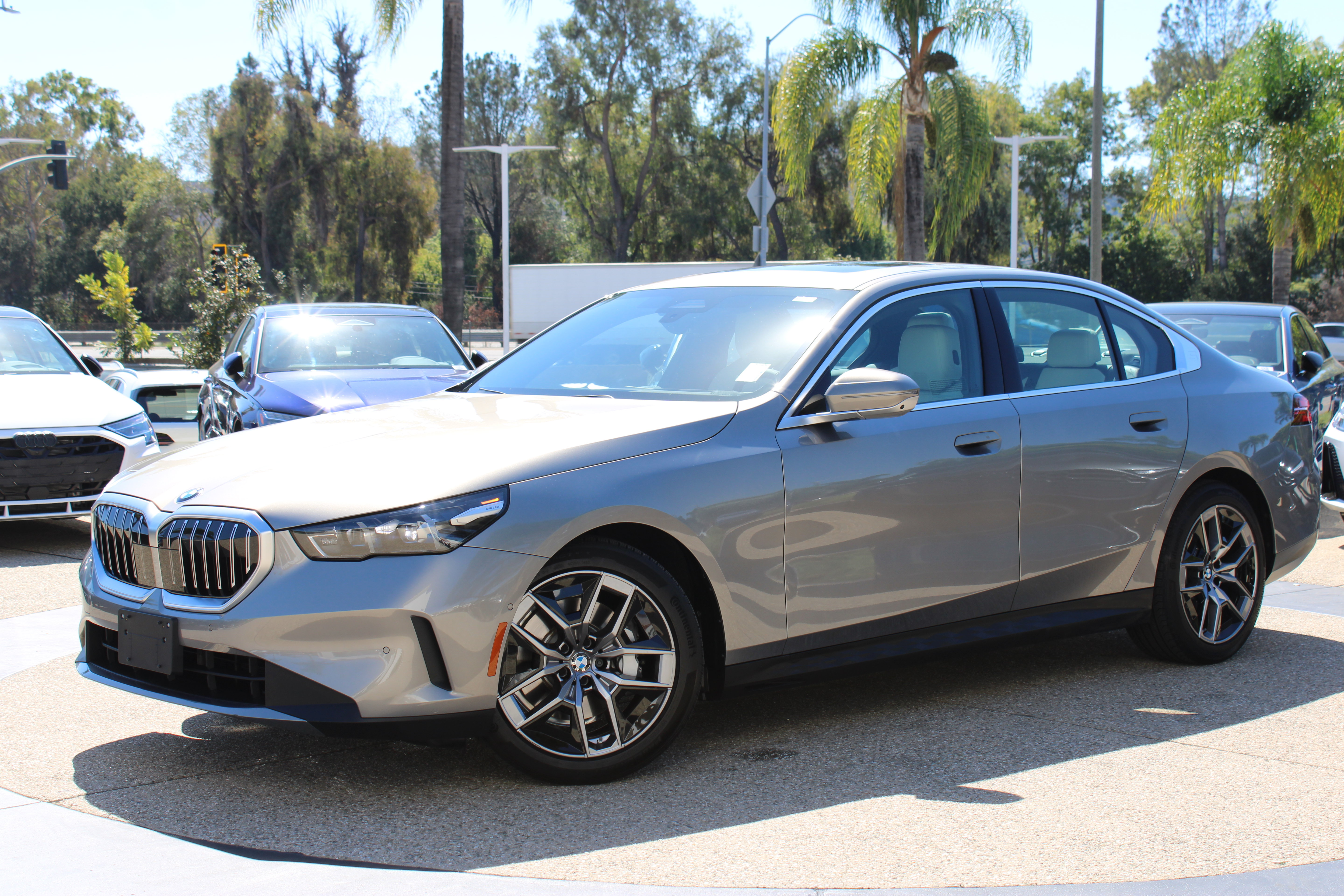 Used 2026 BMW 530i w/ Premium Package RWD image 1
