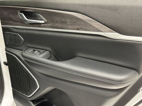 Used 2023 Jeep Grand Cherokee Limited w/ Trailer Tow Prep Group (B) image 18