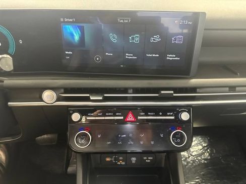 Used 2025 Hyundai Santa Cruz SEL FWD image 15