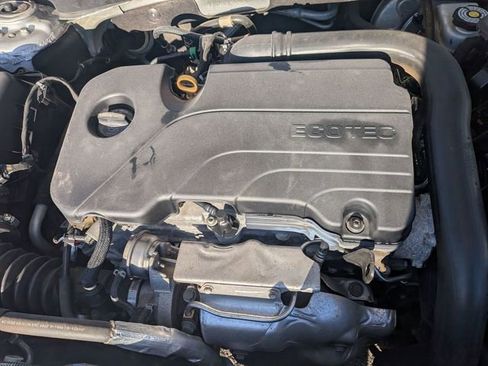 Used 2020 Chevrolet Malibu LT image 36