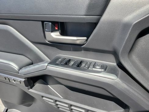 Used 2025 Toyota Tacoma TRD Sport image 8