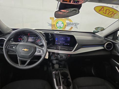 Certified 2024 Chevrolet Trax LS FWD image 13