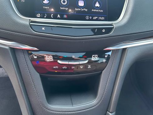 Used 2022 Cadillac XT5 Premium Luxury w/ Technology Package AWD/4WD image 18
