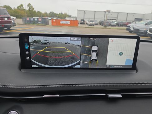 Used 2025 Genesis GV70 2.5T w/ Sport Prestige Package image 13