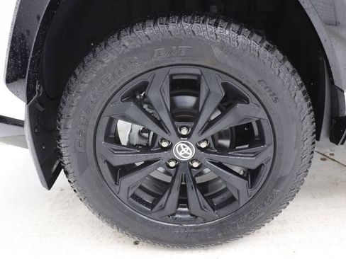 Used 2022 Toyota RAV4 XSE image 9