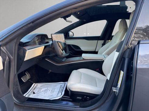 Used 2022 Tesla Model S image 9
